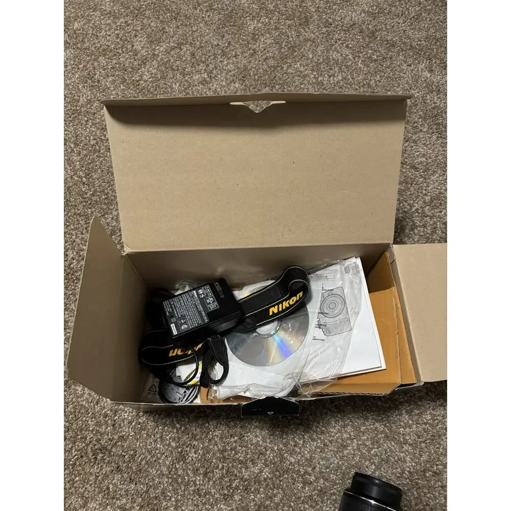 Nikon D3200 Digital Camera With Lens And Box